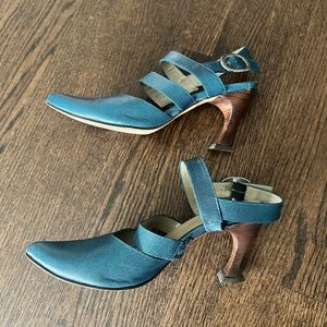 John Fluevog Coffee Arabica Strappy Pointed-Toe Mid Heels - Turquoise Caviar